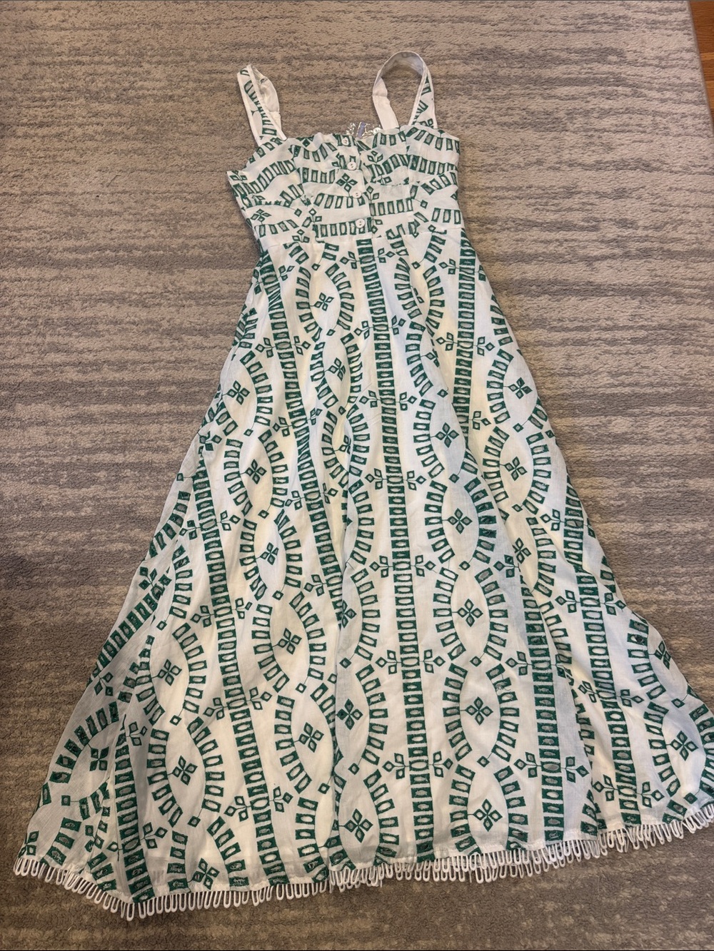 Moon River Tuckernuck White and Green embroidered Patterned Midi Dress